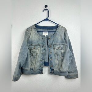 Torrid Women’s Light Blue Cropped Denim Jacket Size 2